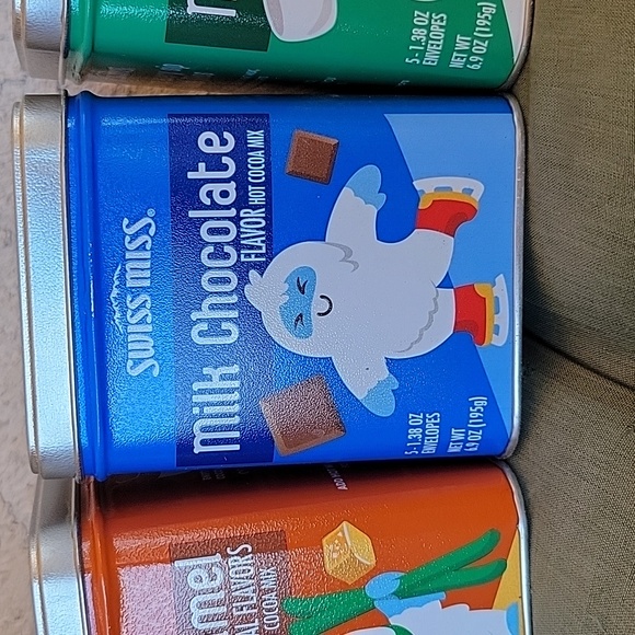Set of 4 SWISS MISS Hot Cocoa Collector Tins - Picture 3 of 5